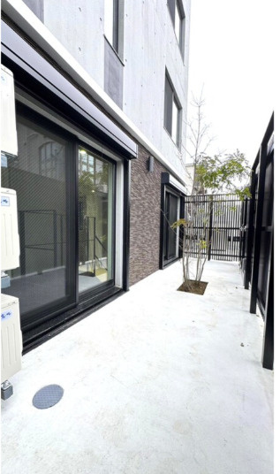 TOBE　北沢のバルコニー