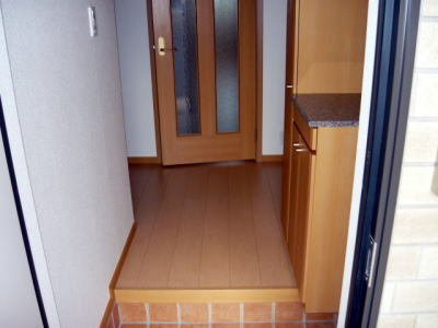 【玄関】 | ヴィラフォンスⅡ | 収納もある玄関です