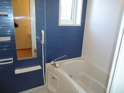 【浴室】 | ヴィラフォンスⅡ | コンパクトで使いやすいお風呂です