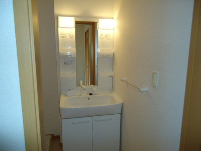 【洗面所】 | ヴィラフォンスⅡ | 忙しい朝には欠かせない洗面所です