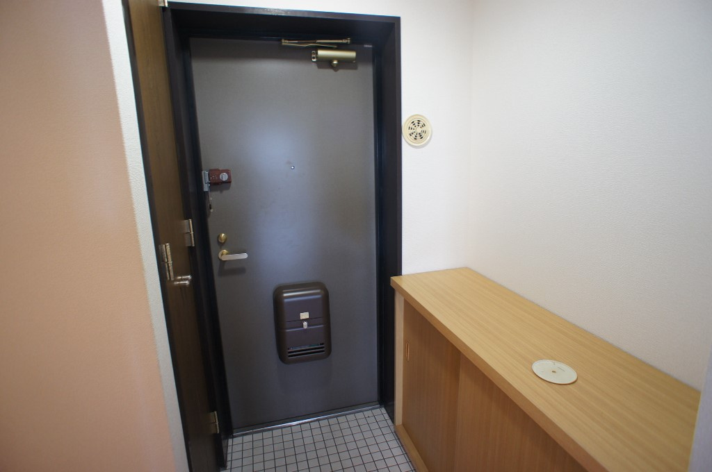 メゾン白光ヶ丘（ビャッコウガオカ）の玄関