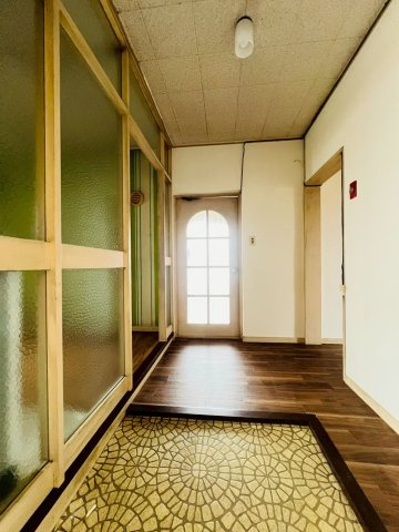 伊川谷住宅1号棟の玄関