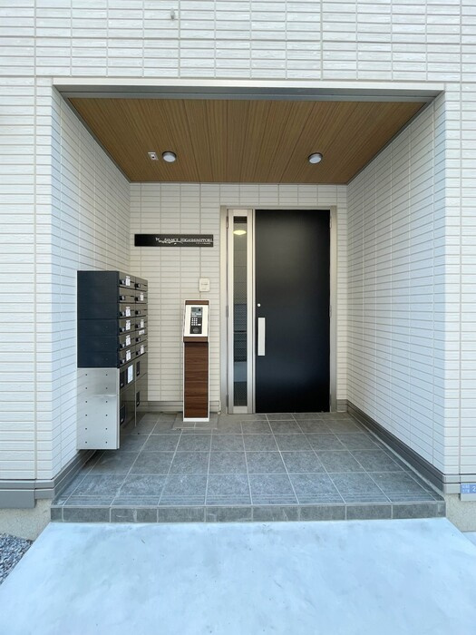 アヴァンス東日暮里のエントランス