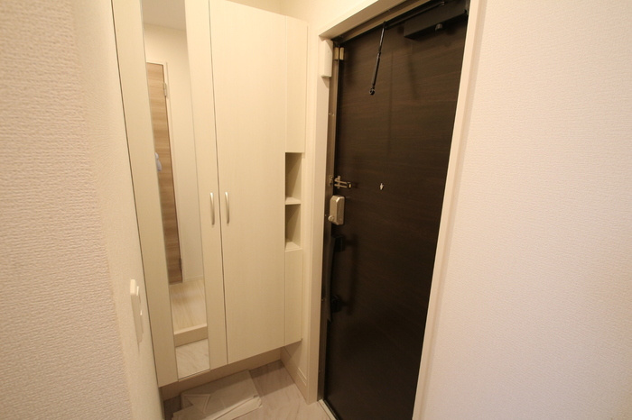 アヴァンス東日暮里の玄関