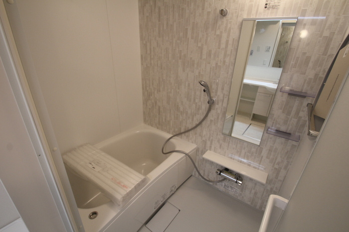 アヴァンス東日暮里の浴室