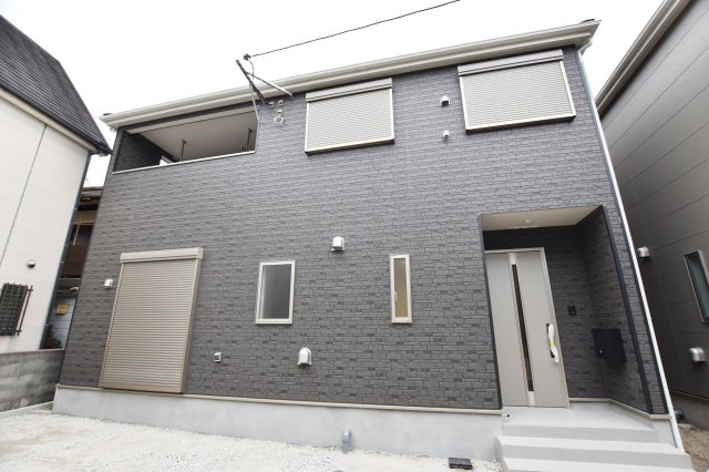 クレイドルガーデン尼崎市食満7丁目新築一戸建て｜3LDK＋駐車2台可の外観|全4区画、駐車2台可（1台の区画有）。現在建築中ですが、室内は見学して頂けます。見学をご希望の方はお気軽にお問い合わせください。