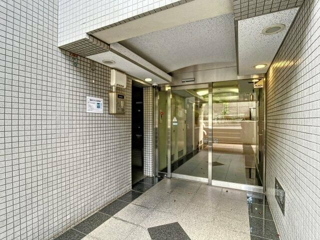 グランドコート駒込のエントランス