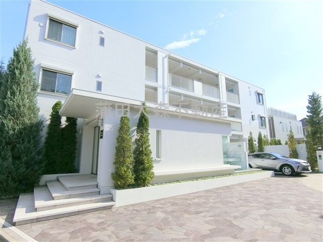 SOCIETY IKEGAMIの外観|2020年9月築　RC鉄筋コンクリート造地上3階建て総戸数12戸
東京都大田区中央6丁目　東急池上線池上駅徒歩15分、都営浅草線西馬込駅徒歩15分