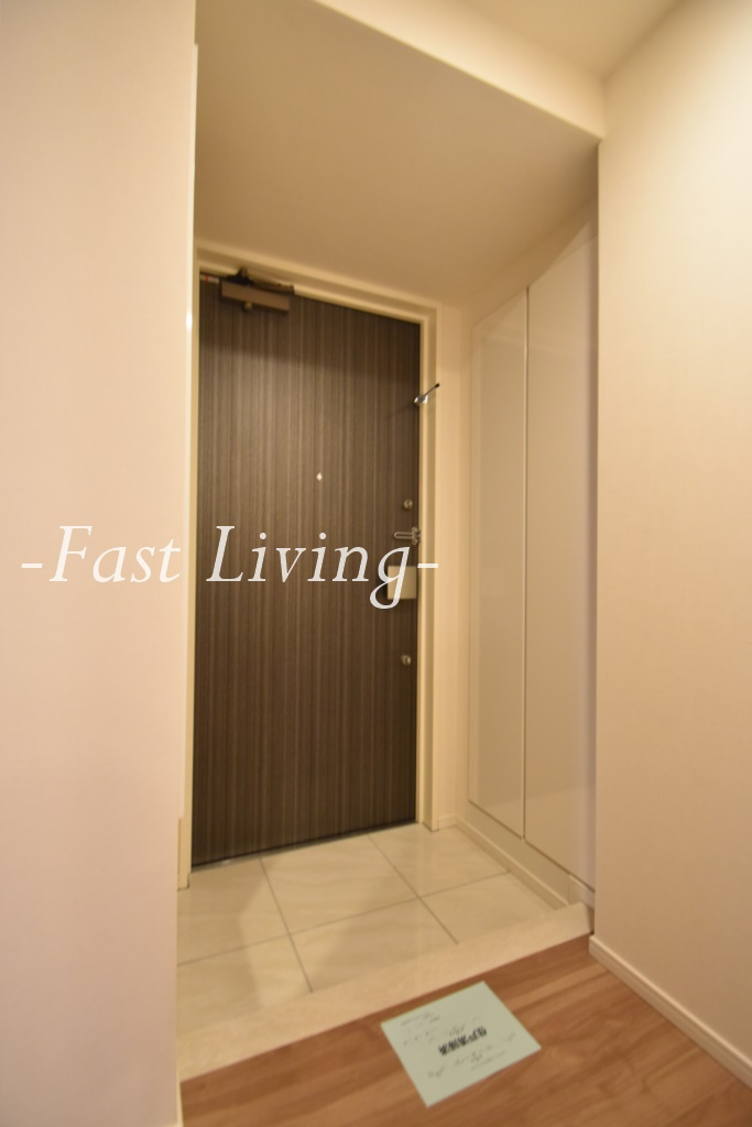 パークリュクス神田の玄関