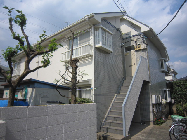 三鷹市深大寺３丁目のアパート