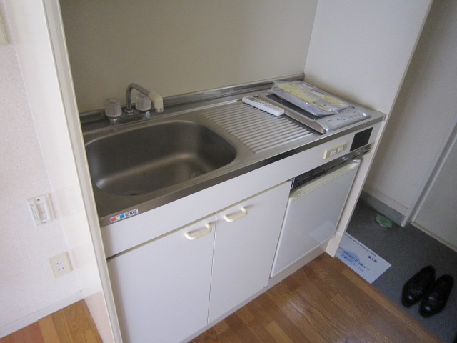 三鷹市深大寺３丁目のアパートのキッチン