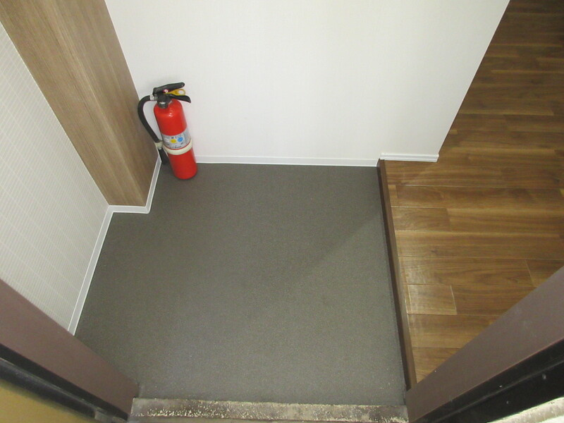 ベルツリーマンションの玄関