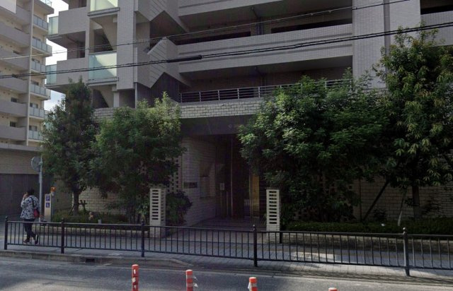 プラウド茨木西中条マークスのエントランス