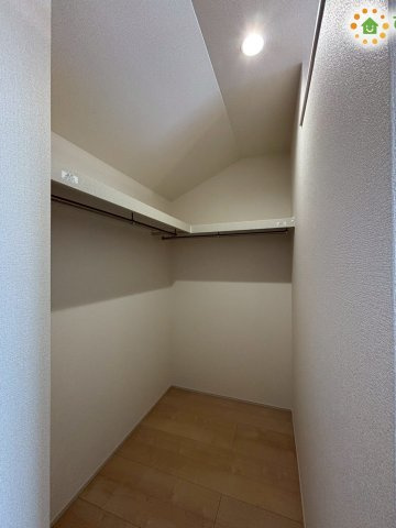 鴻巣市松原　3期　新築一戸建て　リーブルガーデン　01の収納