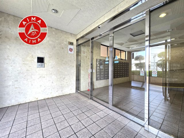 藤和シティコープ和白のエントランス|住まいの第一印象を彩る、きれいに整備されたエントランスです。