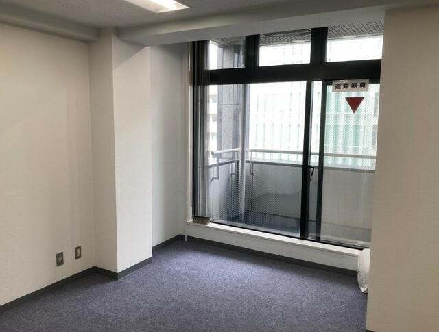 【居間・リビング】 | 郁文堂青山通りビル　４階 |  