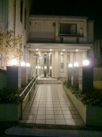 ＭＹコート経堂のエントランス|エントランス～夜～