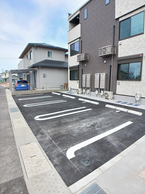 旭テラスＮＩの駐車場|駐車場