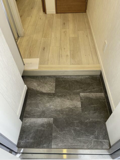 グレイストーン永福町の玄関