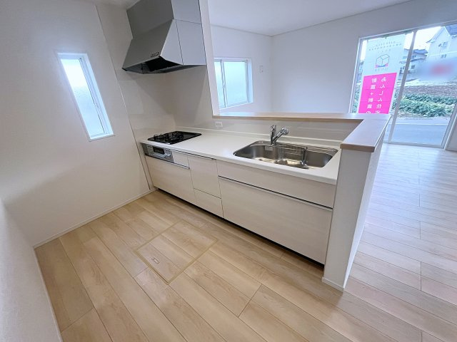 想定年間賃料123.6万　想定利回り6.57％　木造のキッチン