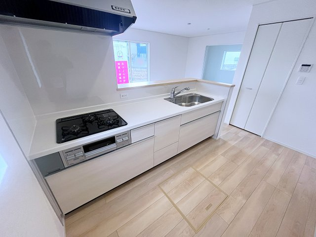 想定年間賃料123.6万　想定利回り6.57％　木造のキッチン