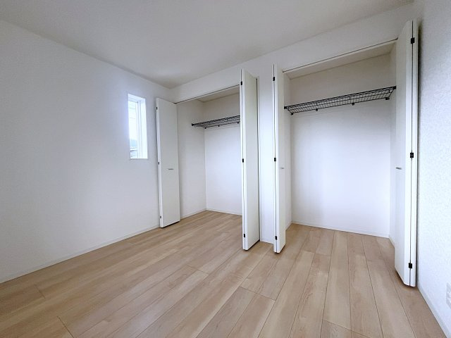 想定年間賃料123.6万　想定利回り6.57％　木造の収納