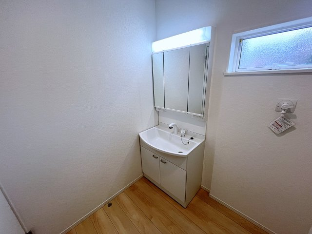 想定年間賃料123.6万　想定利回り6.57％　木造の独立洗面台