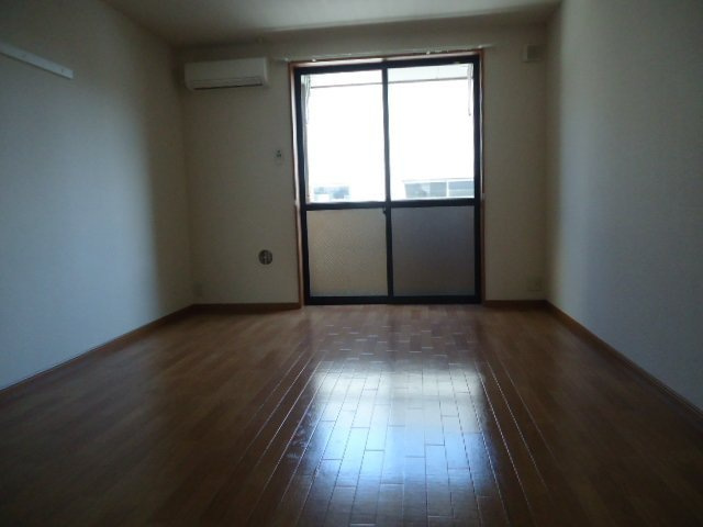 【居間・リビング】 | タックシュトラーゼ