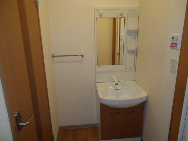 【独立洗面台】 | タックシュトラーゼ