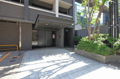 【エントランス】 | レジデンス本町靭公園 | 落ち着いたエントランスです