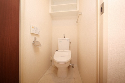 【トイレ】 | レジデンス本町靭公園 | 落ち着いた色調のトイレです