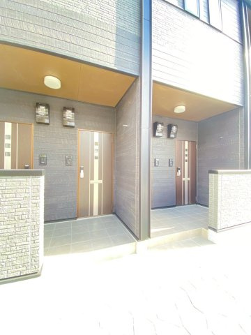 リバーサイドＷＨのエントランス