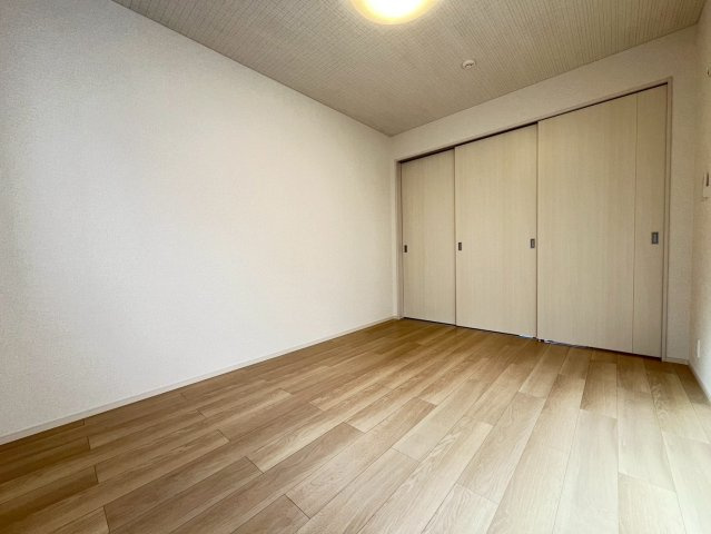 リバーサイドＷＨの洋室