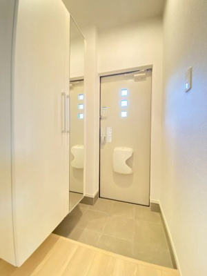 【玄関】 | リバーサイドＷＨ