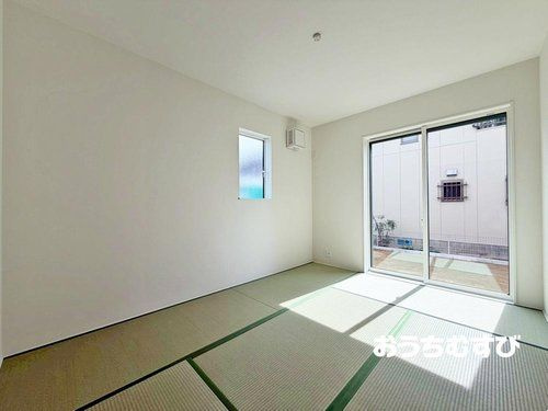 春日井市桃山町2丁目01期(全1棟)の前面道路含む現地写真