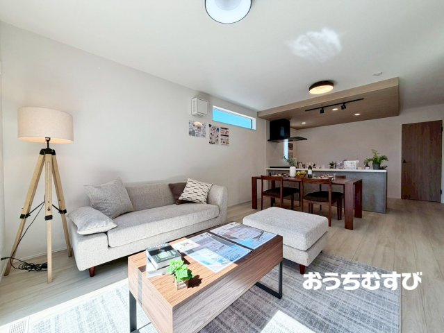 春日井市桃山町2丁目01期(全1棟)の居間・リビング