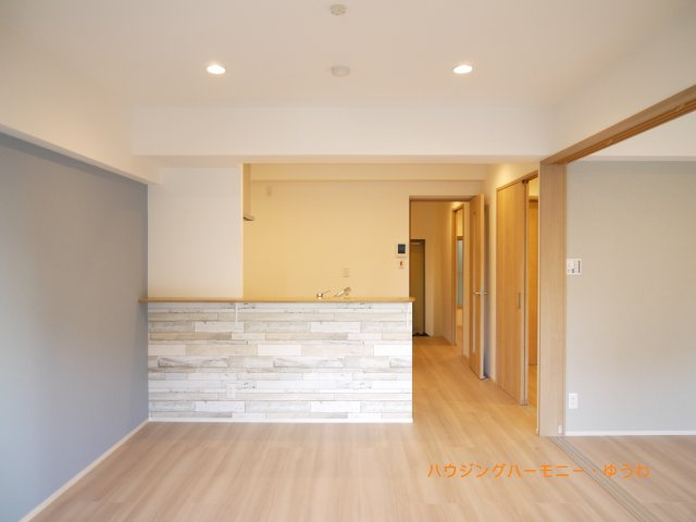 【居間・リビング】 | 目白ガーデニア | 居心地のいい暮らしには欠かせない眩い採光。