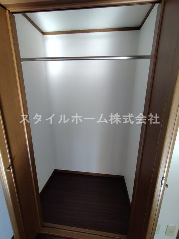 ベルメゾン・ローズの収納|別部屋写真です。