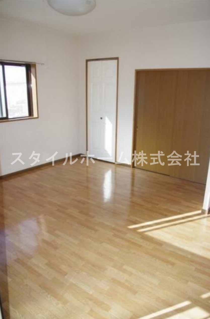 みゆきサンプラザSの居間・リビング|別部屋写真です。