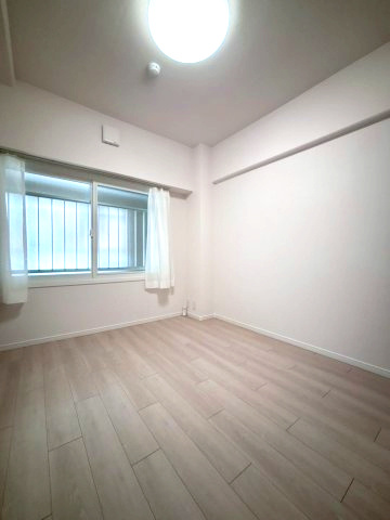 白石南郷サンハイツの洋室