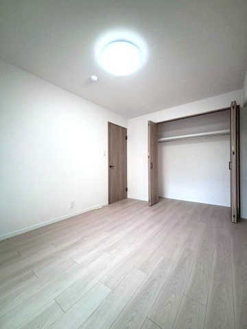 白石南郷サンハイツの洋室