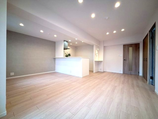 白石南郷サンハイツの居間・リビング