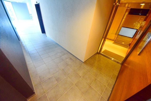 パークホームズ横濱山下町８８番地のロビー