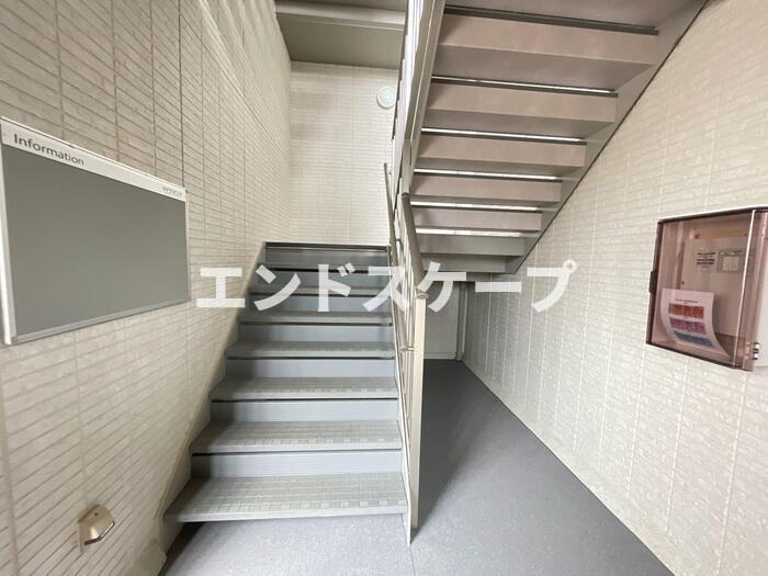ミュールグレース　Ｂのロビー|高崎、前橋エリアのお部屋探しはエンドスケープまで！お客様の理想お聞かせ下さい♪