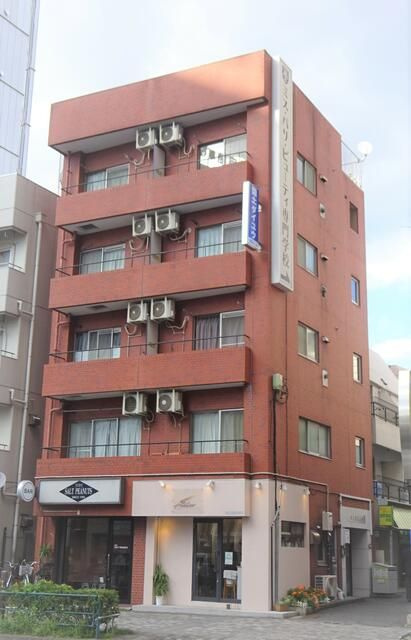 国土池袋ビルの外観