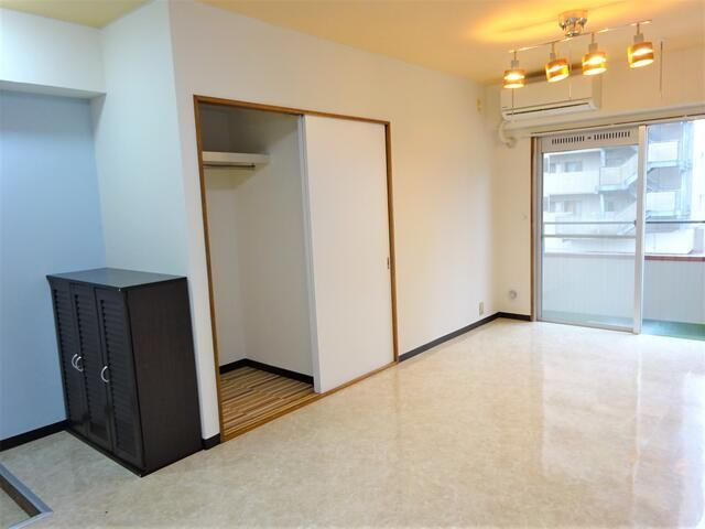 国土池袋ビルの寝室