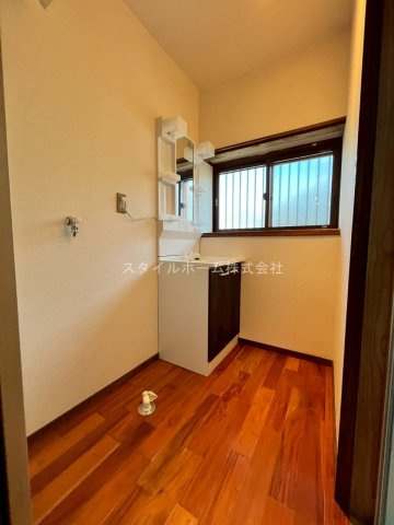 東幸町東明戸建の居間・リビング