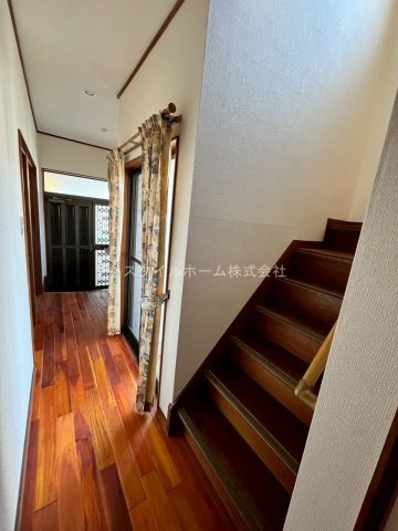 東幸町東明戸建の居間・リビング