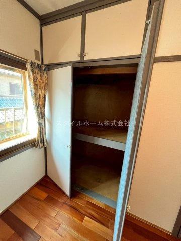 東幸町東明戸建の収納