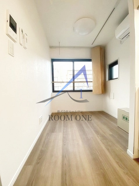 Ｎ・Ｙ・ＴＯＲＴＵＧＡの居間・リビング|洋室のお部屋です。